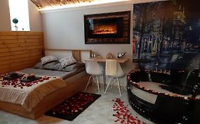 Underground Jacuzzi Rooms